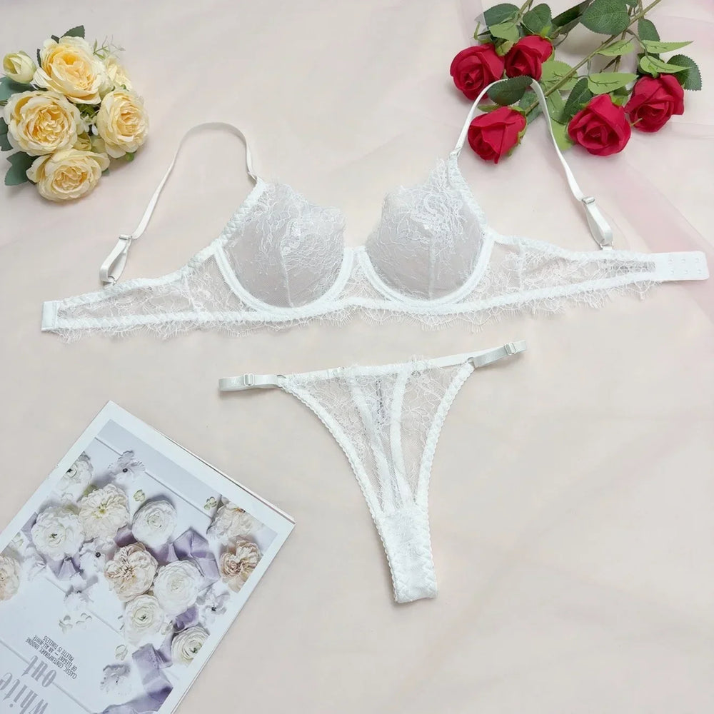 Delikatny koronkowy komplet bielizny
