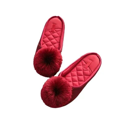 Kapcie z pomponem