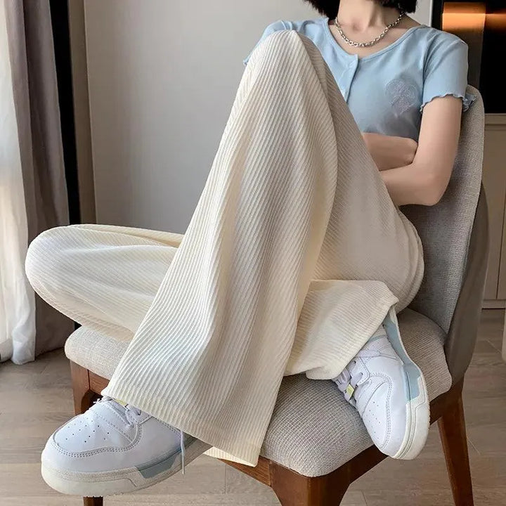 Luźne spodnie o prostej nogawce