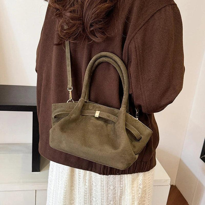 Mała zamszowa torebka