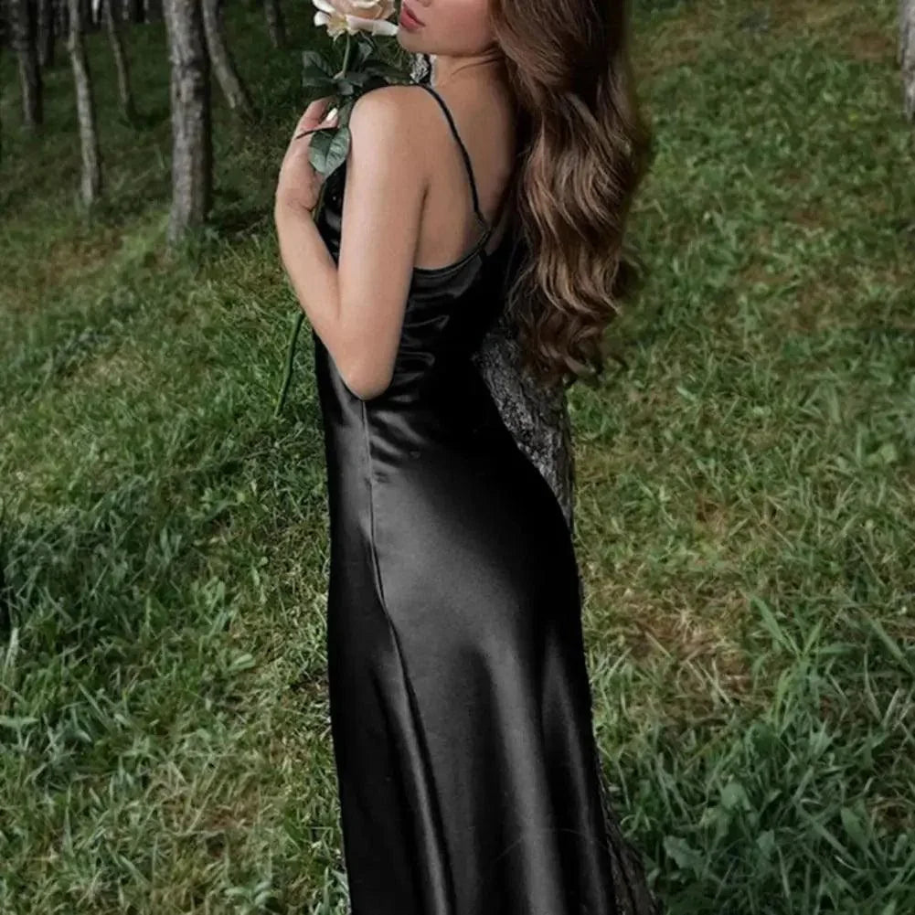 Satynowa sukienka