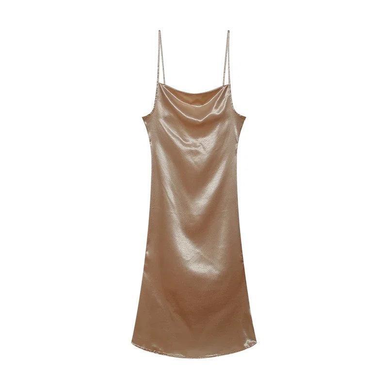 Satynowa sukienka maxi