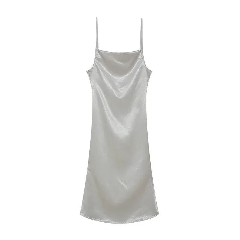 Satynowa sukienka maxi