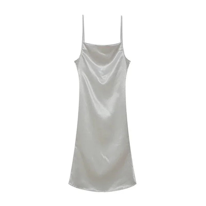 Satynowa sukienka maxi