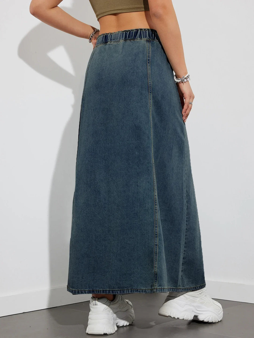 Spódnica z ciemnego denimu z paskami
