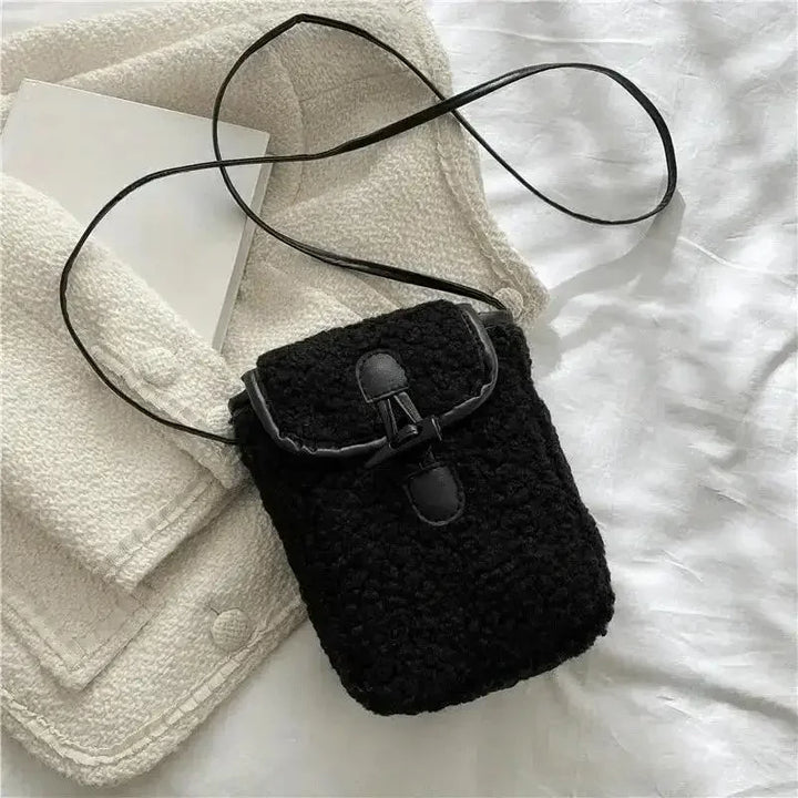 Torebka na telefon baranek